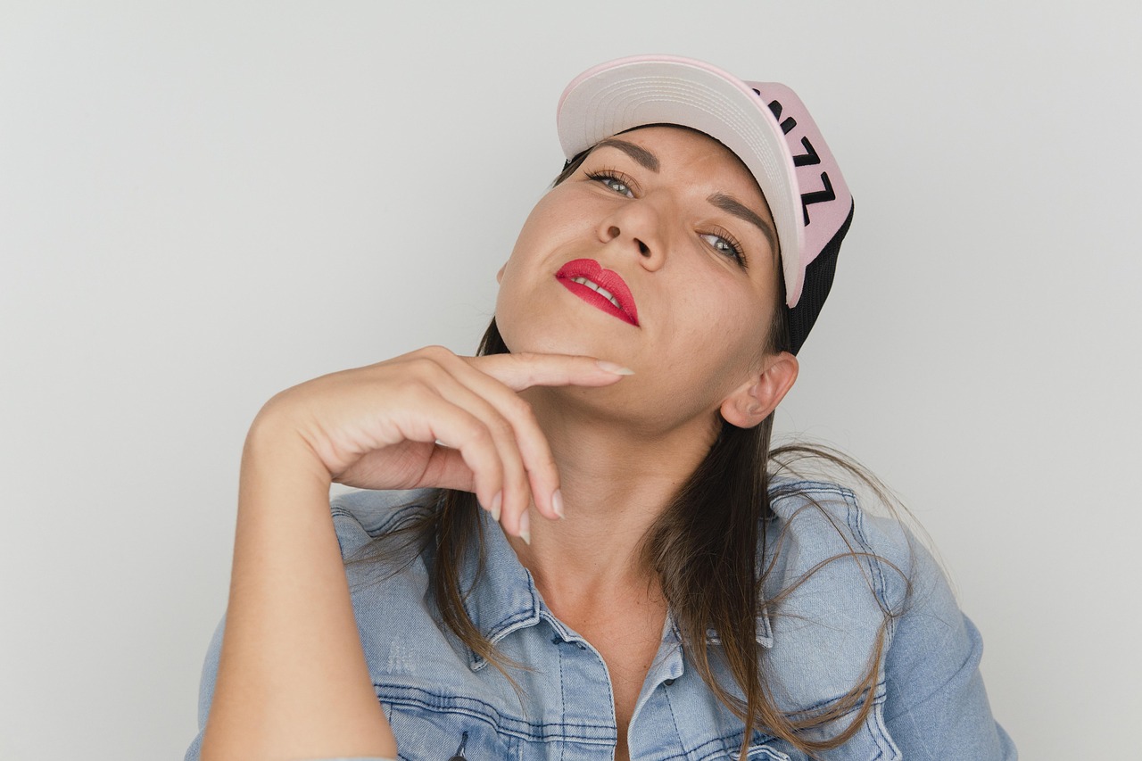 2025年11月 XVX ホワイトキーキャップ、MOA 帽子