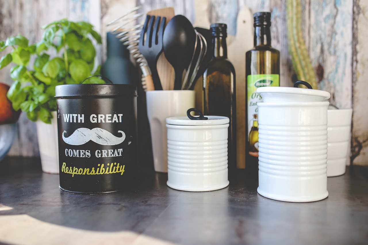 2025年12月 壁掛け式ジュエリーキャビネット - 収納用品